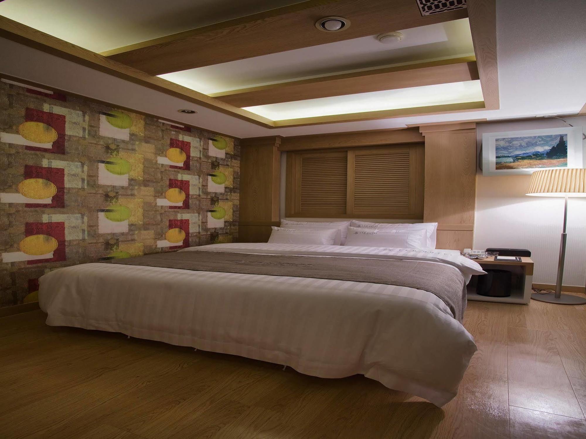Lex Tourist Hotel